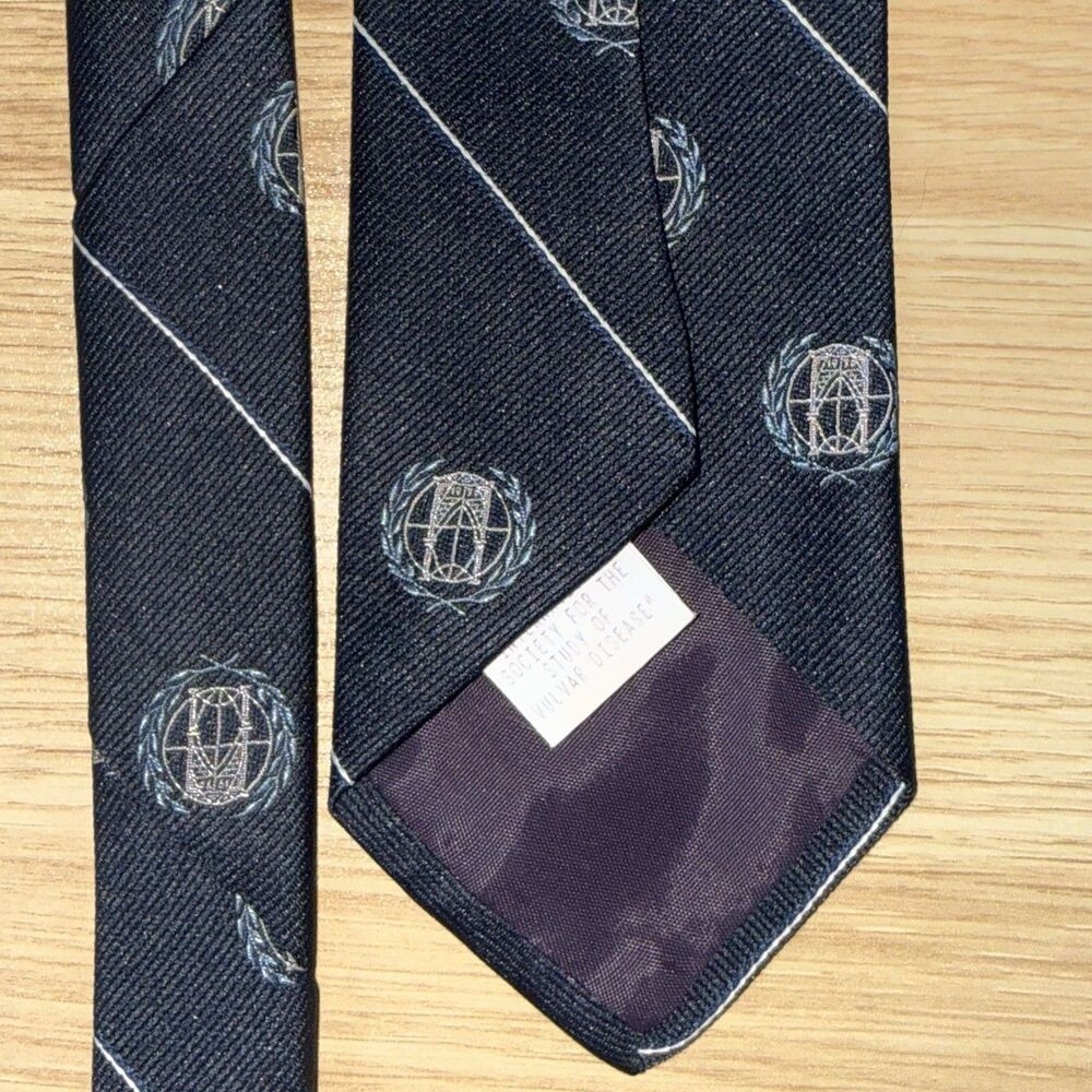 Vintage ISSVD Medical Novelty Tie Navy Blue Crest Logo Vulvar Disease Support - Picture 4 of 7